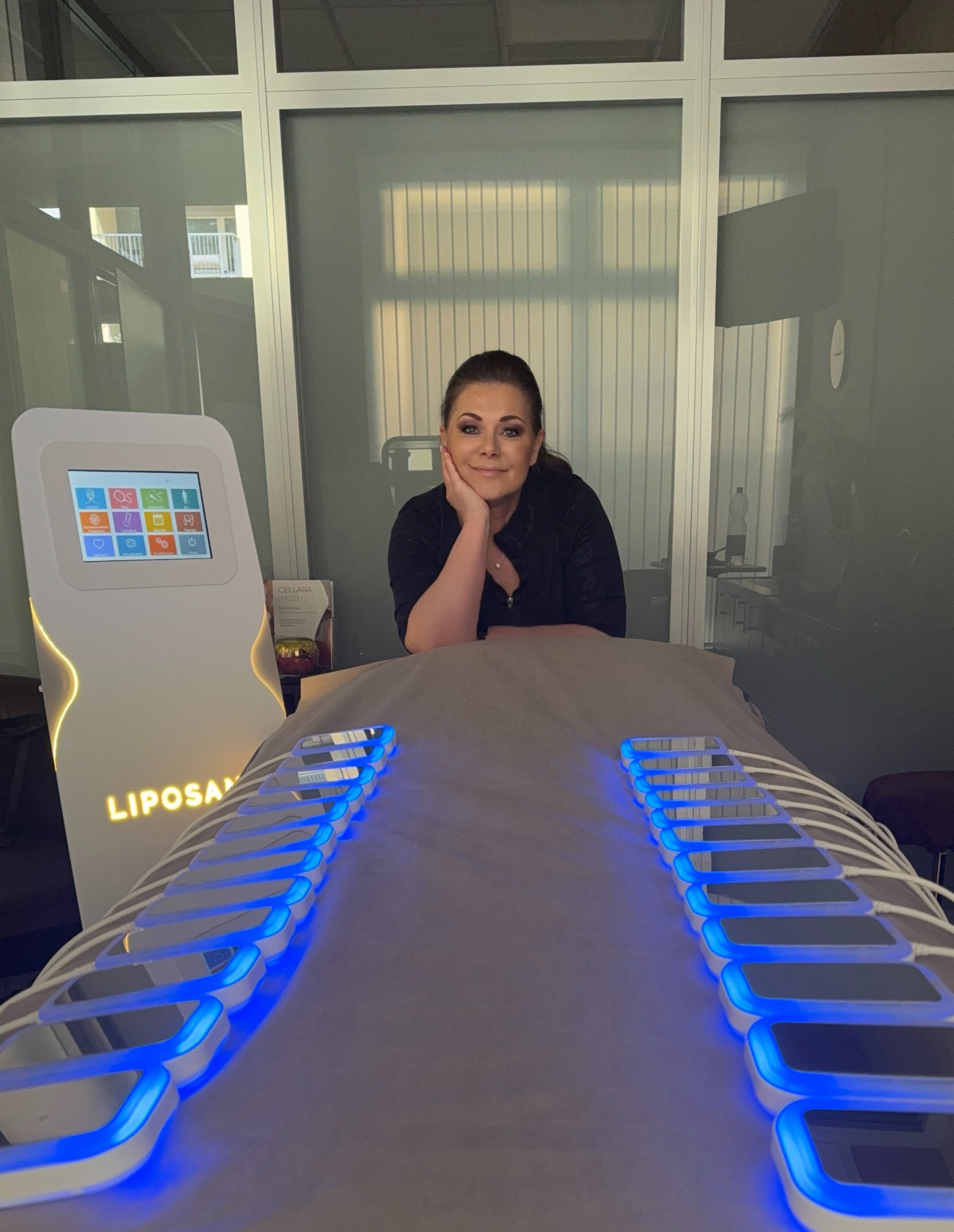 LIPOSANA3 NEO Bodyforming bei Absolute Body Specialist